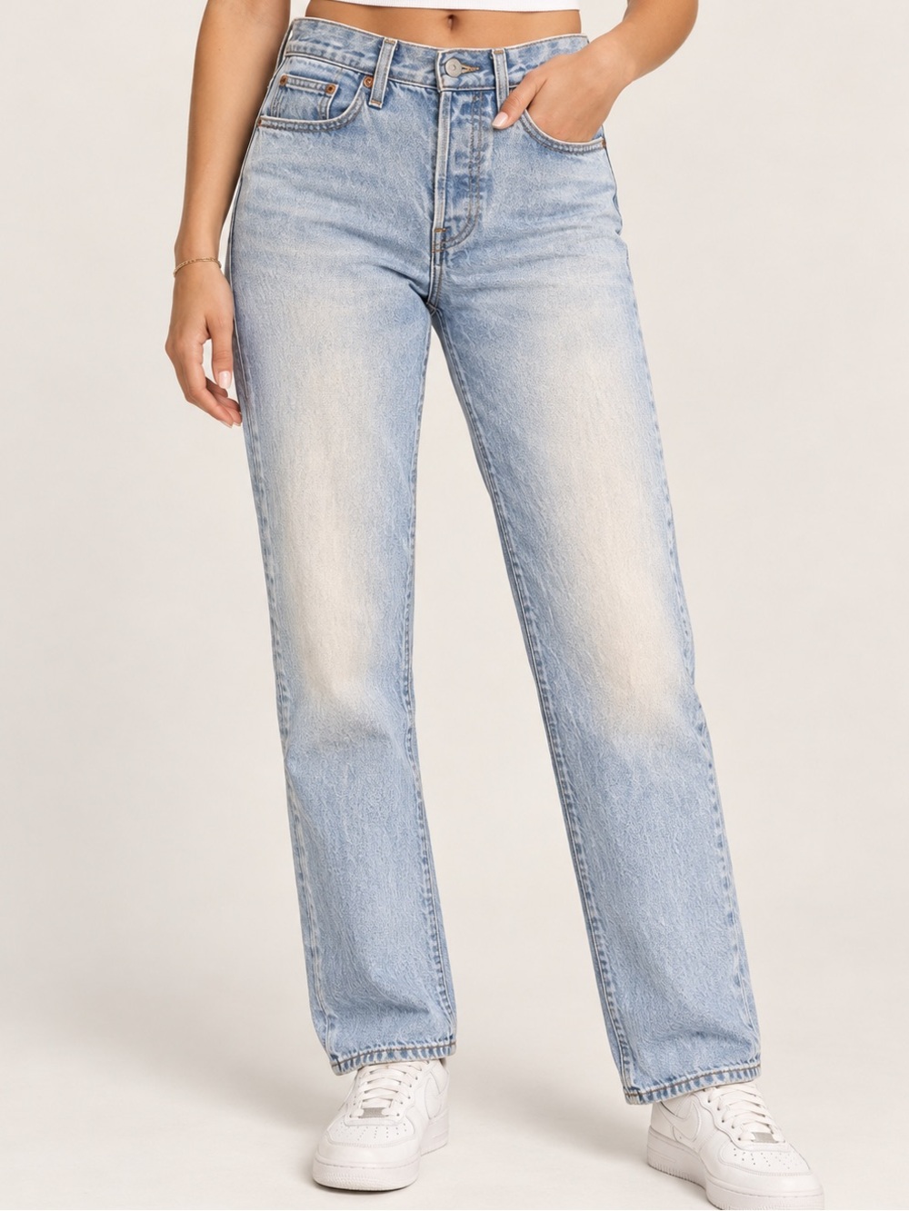 Levi’s Wedgie Straight Jeans Light Wash High Rise Denim. Size 25